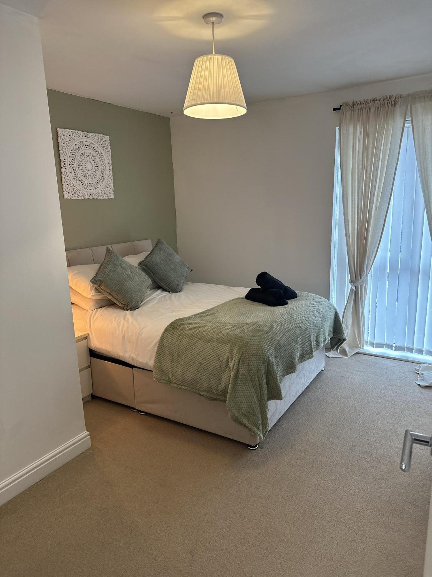 2 Bdr City Centre Apartment With Parking คาร์ดิฟฟ์ ภายนอก รูปภาพ